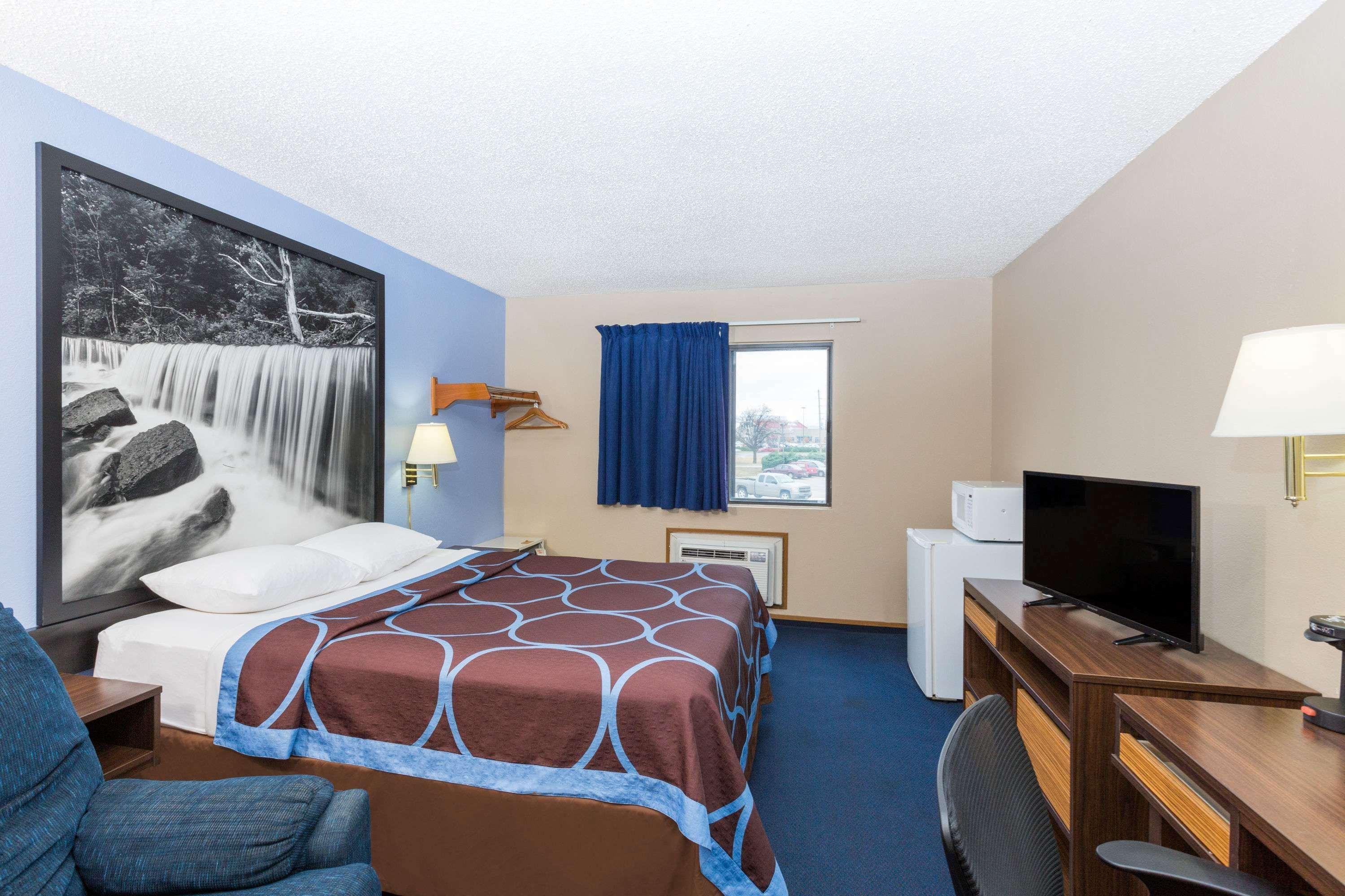 Super 8 By Wyndham Manhattan Ks Exteriér fotografie